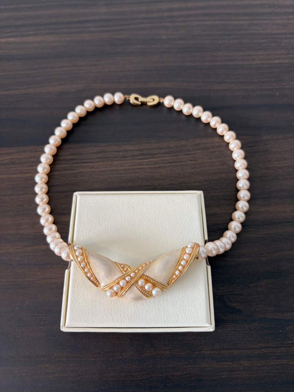 Richelieu Vintage Pearl Necklace Gold‑Tone 16 Inch - Picture 3 of 5
